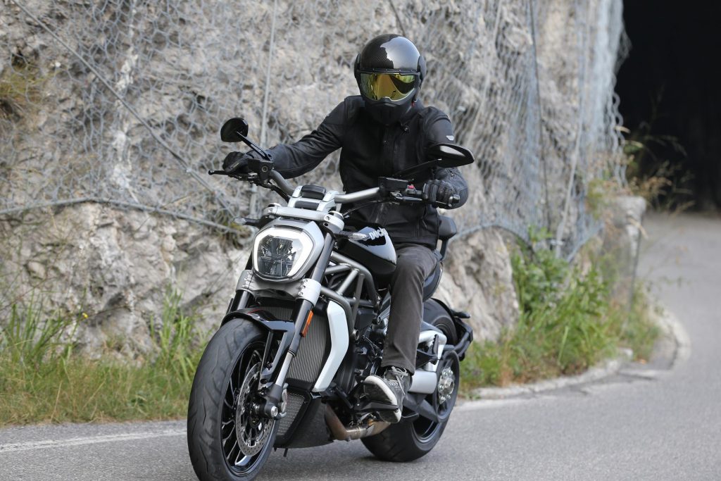 Casco caberg in azione