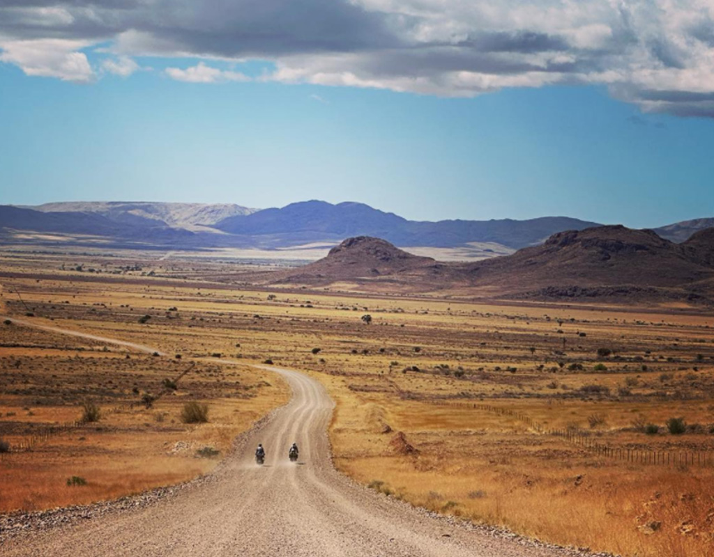 In moto attraverso la Namibia