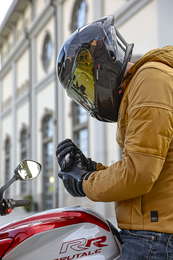 Rider wearing the DRIFT EVO II full-face helmet